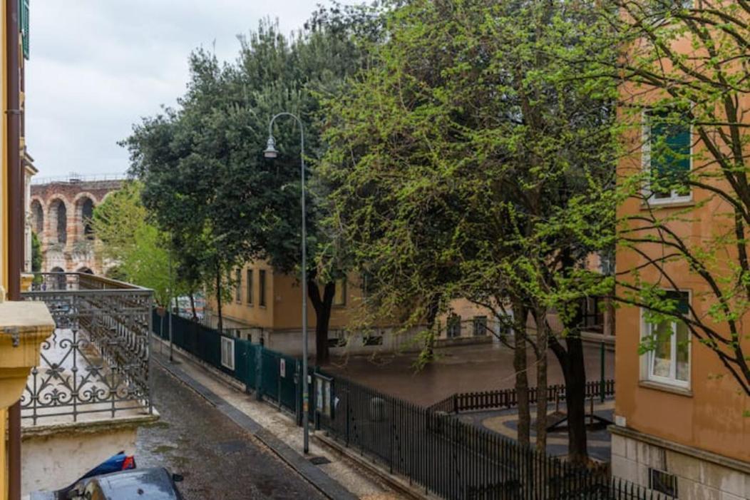 Comfortable Behind Arena Di Apartamento Verona